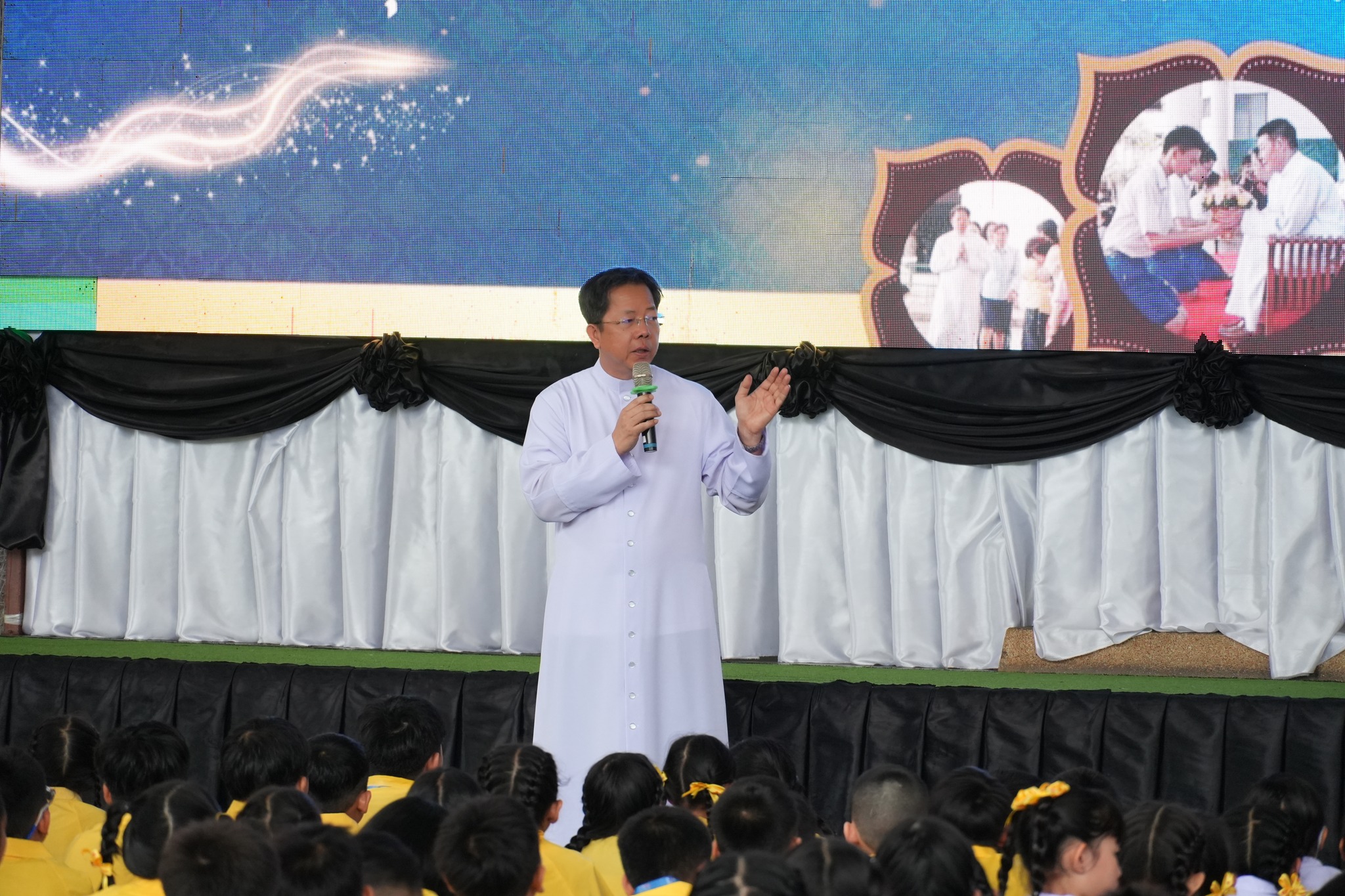 โรงเรียนปรีชานุศาสน์