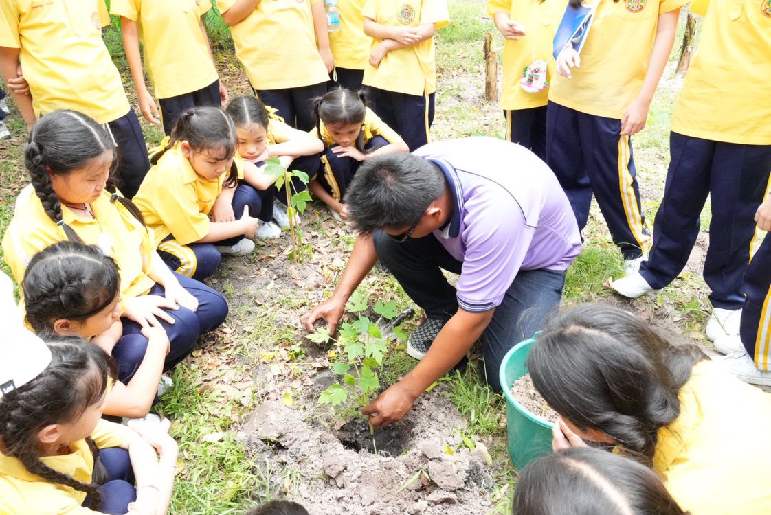 โรงเรียนปรีชานุศาสน์