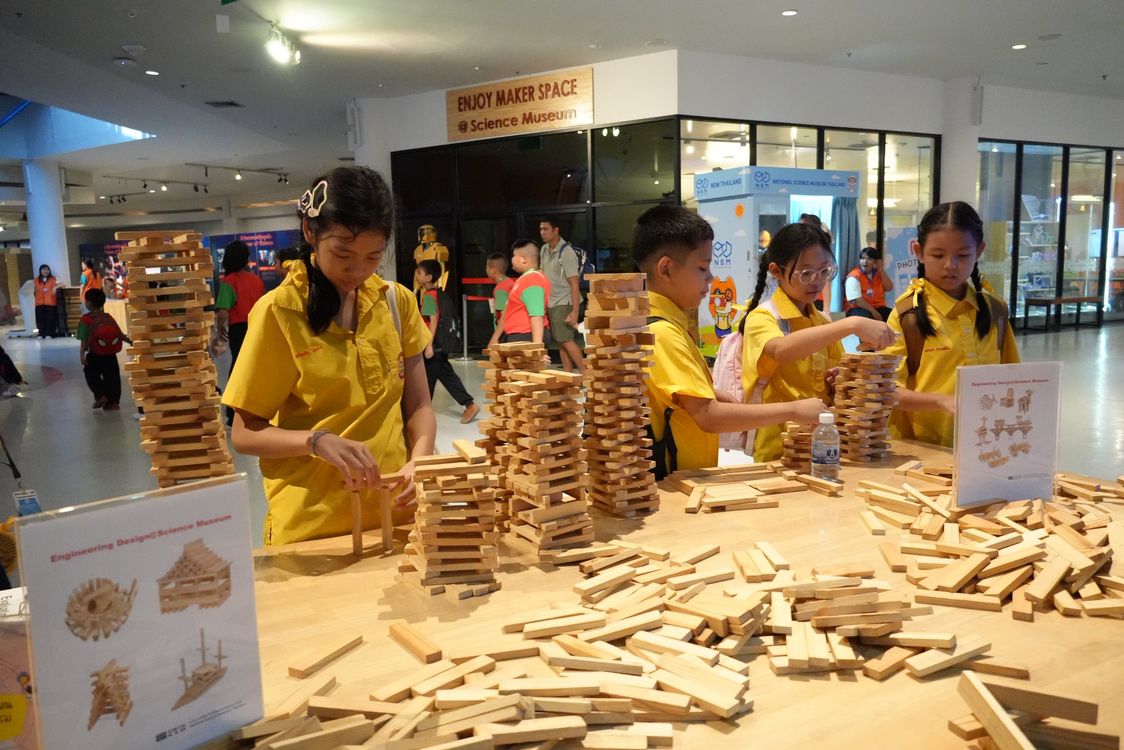 โรงเรียนปรีชานุศาสน์