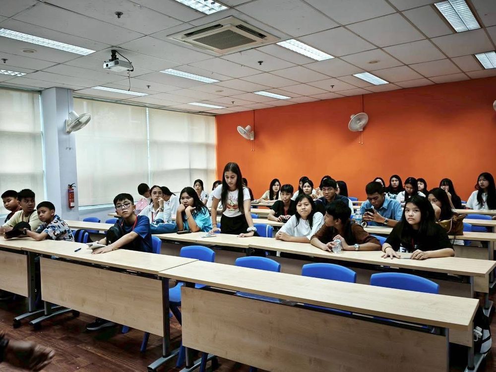 โรงเรียนปรีชานุศาสน์