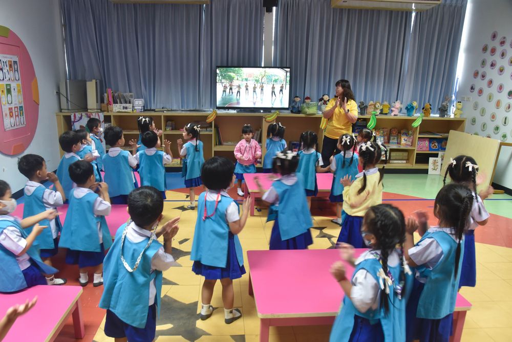 โรงเรียนปรีชานุศาสน์