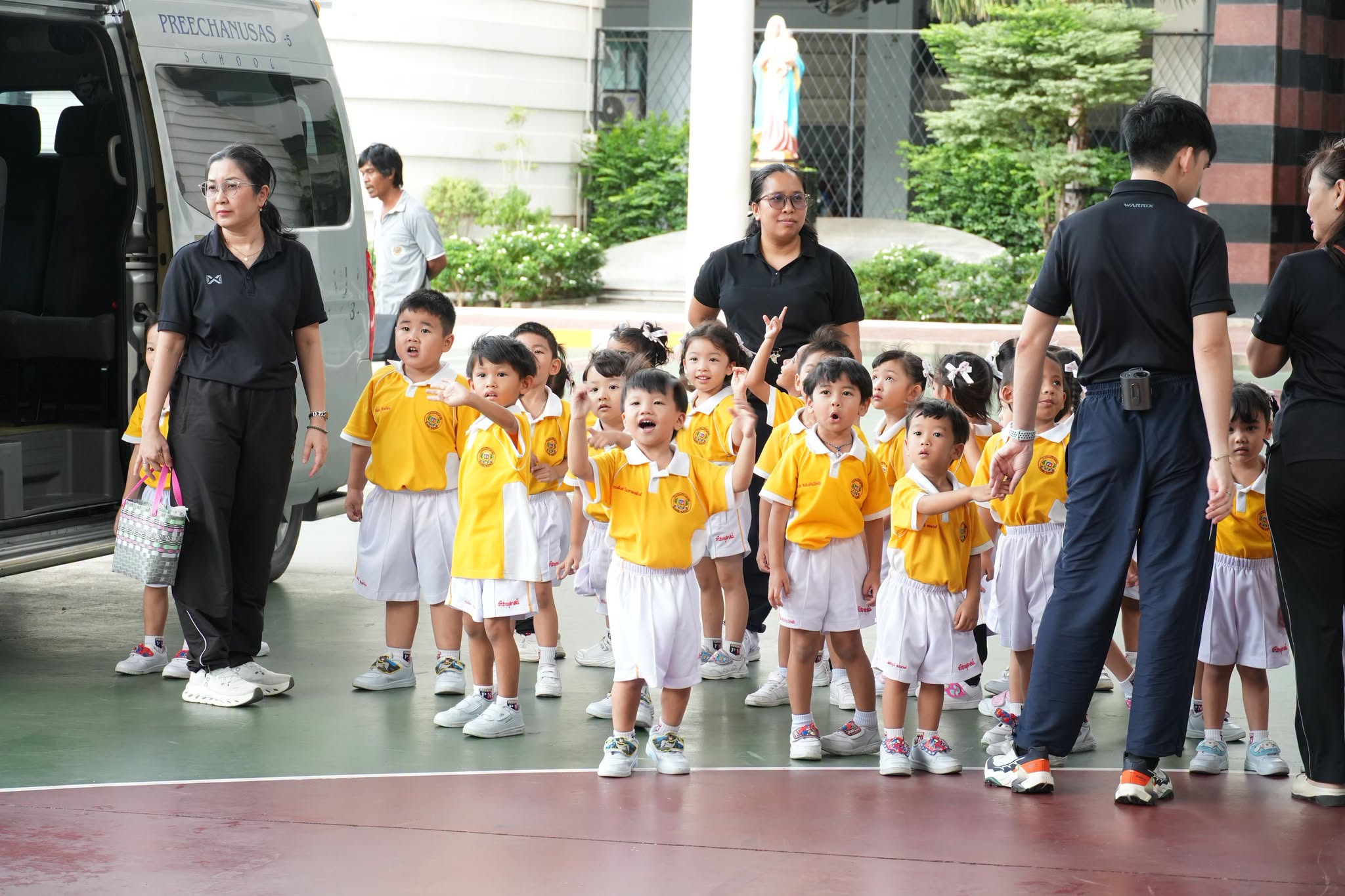 โรงเรียนปรีชานุศาสน์