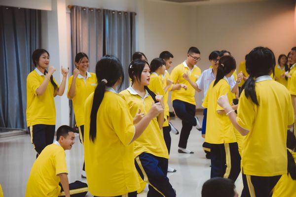 โรงเรียนปรีชานุศาสน์