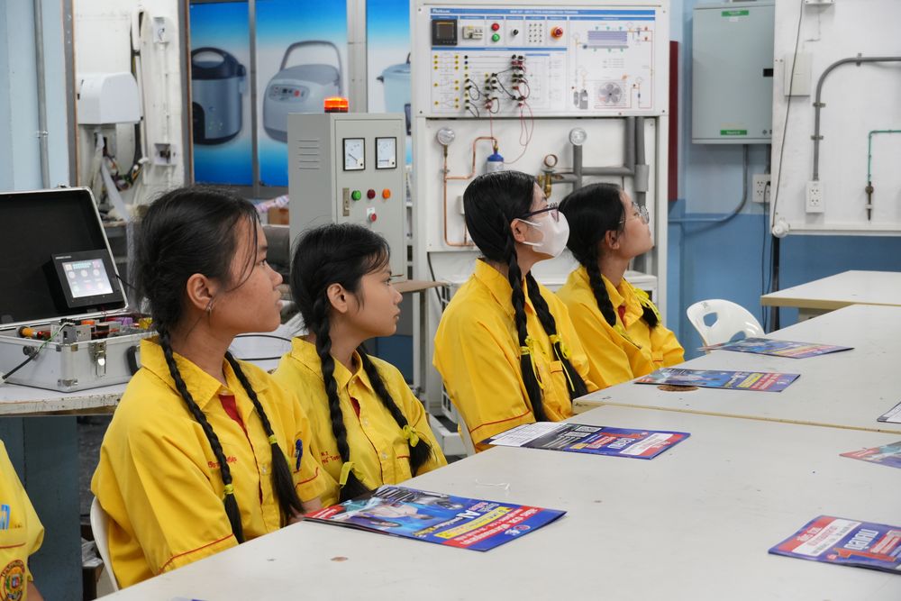 โรงเรียนปรีชานุศาสน์